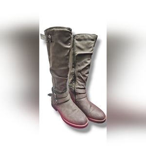 Knee highboots size 7.5
